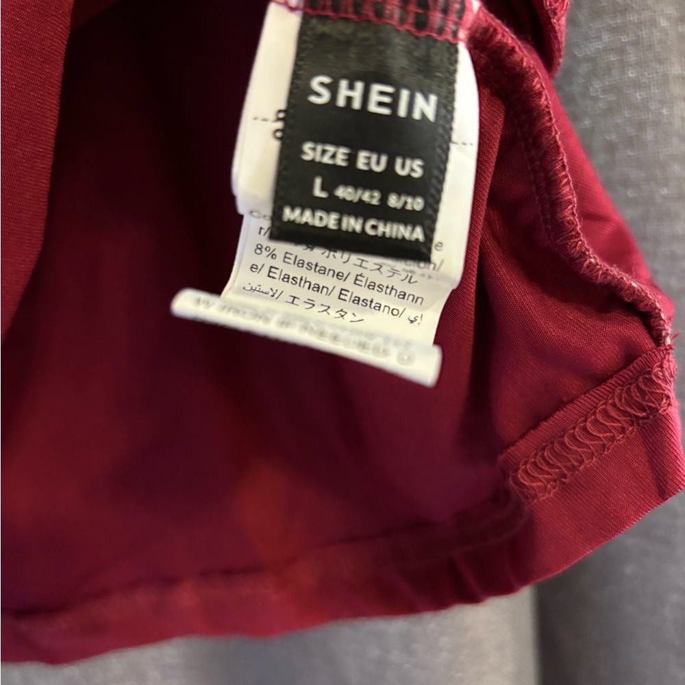 Red tank - Picture 2 of 3